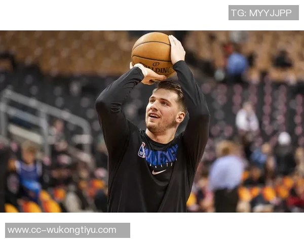 里夫斯幽默点评东契奇成长之路期待他早日成熟展现更强实力